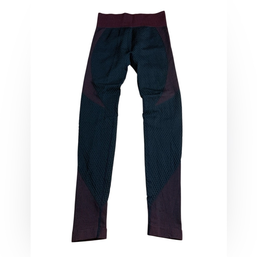 Textured Seamless High-Waisted Leggings - Burgundy & Black - Size M